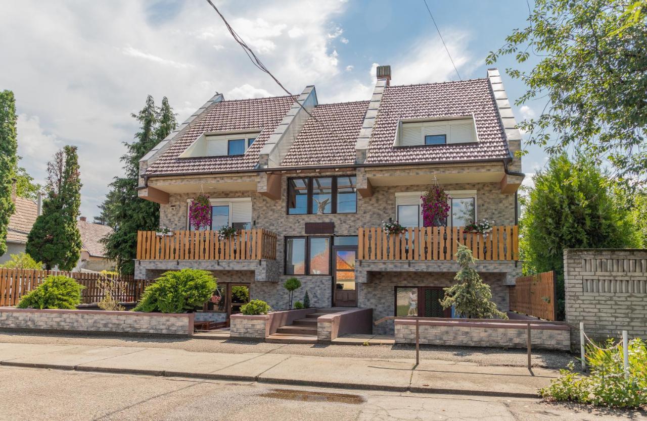 Fortuna Vendégház Kiskunhalas Exterior foto