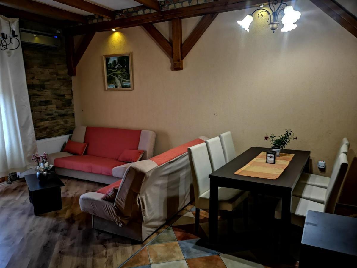 Fortuna Vendégház Kiskunhalas Exterior foto