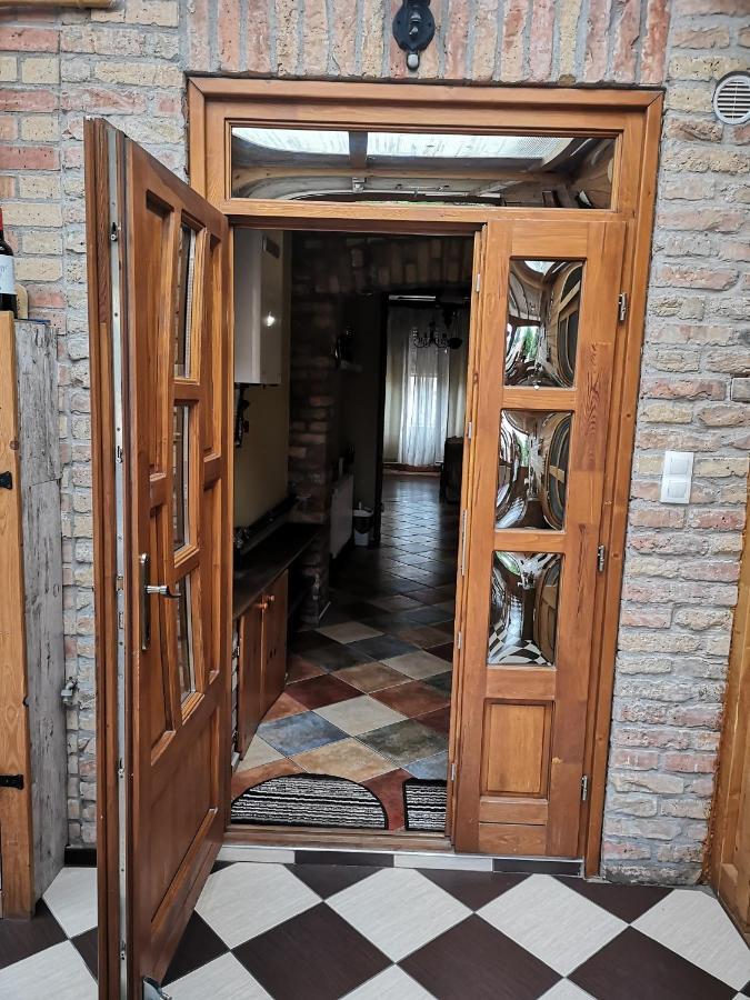 Fortuna Vendégház Kiskunhalas Exterior foto